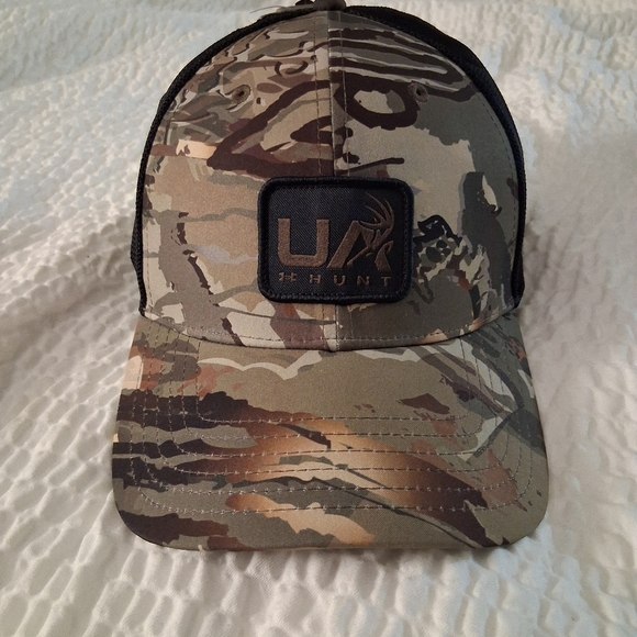Under Armour Men's Camo hat adjustable - Picture 1 of 7